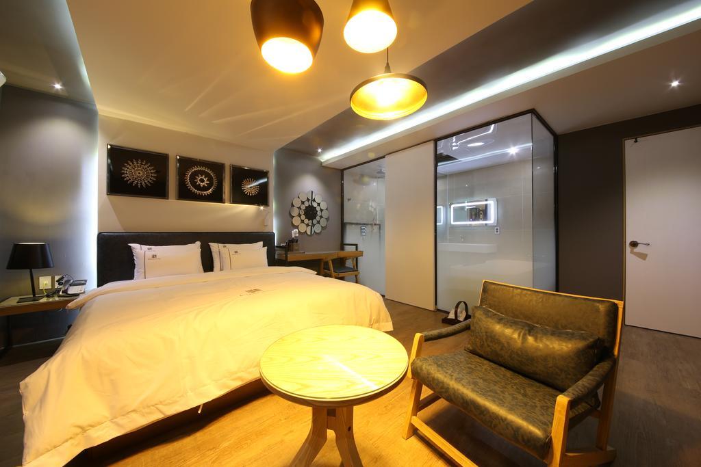 Avenue Hotel Jeonju Exterior foto