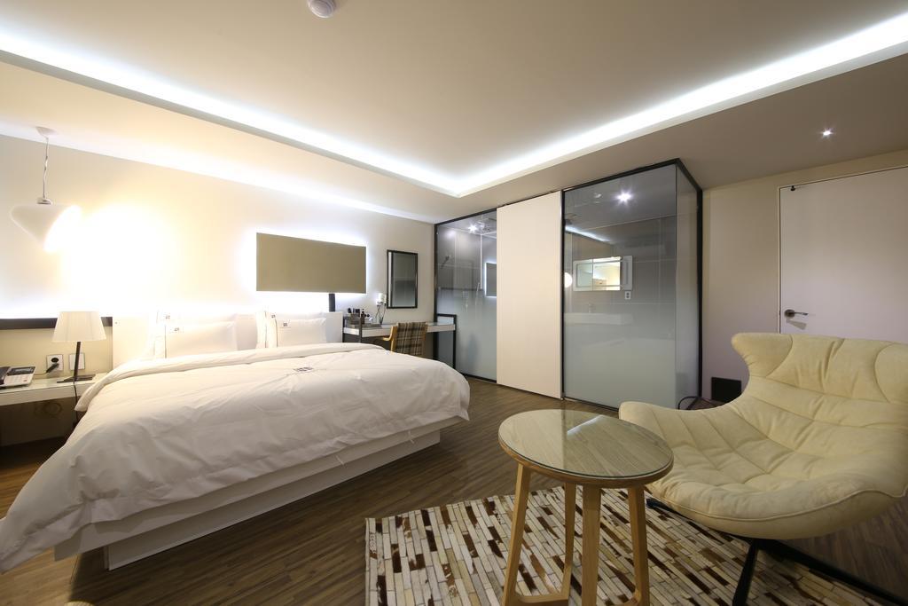 Avenue Hotel Jeonju Exterior foto